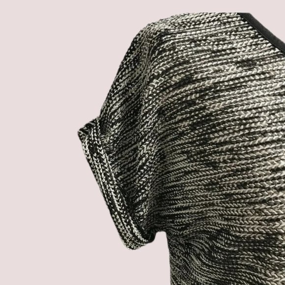 Country Road | Size S/M | Black & White Knit Short Sleeve Top - Picture 4 of 7